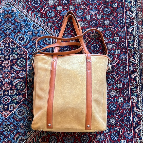 Valentina Gold Metallic tote, leather trim, crossbody option, gold hardw… - Picture 6 of 10